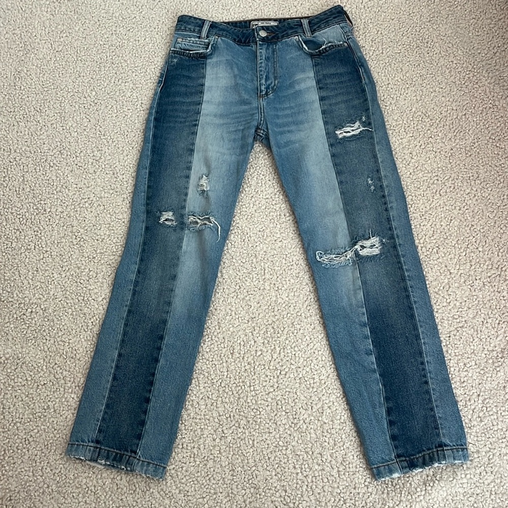 Free People 2 Toned Distress Relax Fit Denim Jeans - 26 EUC
Inseam 27